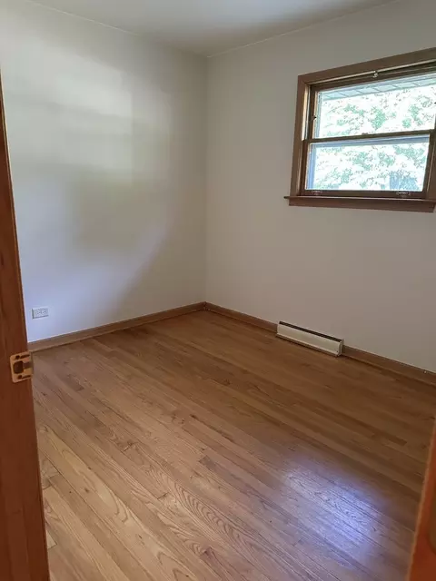 Bedroom - 404 Emmerson Ave, Itasca, IL 60143 photo 1 of 3