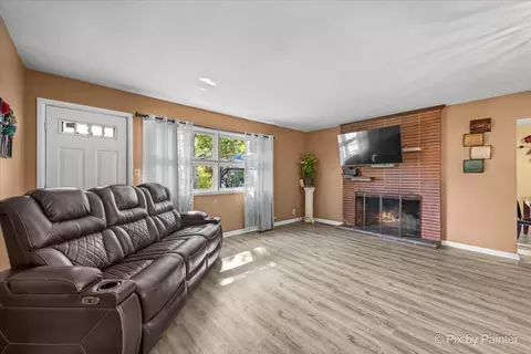 Living - 1103 Lawrence Ave, Elgin, IL 60123 photo 3 of 3