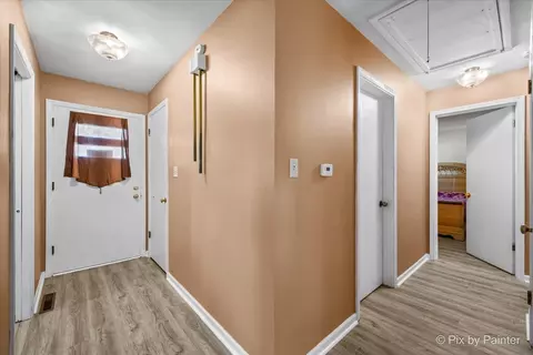 Entry Way - 1103 Lawrence Ave, Elgin, IL 60123 photo 2 of 2