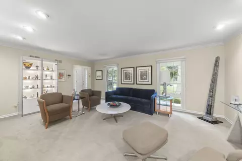 Living - 1840 Glencoe St, Wheaton, IL 60187 photo 1 of 3