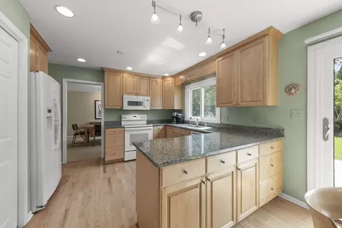 Kitchen - 1840 Glencoe St, Wheaton, IL 60187 photo 2 of 2