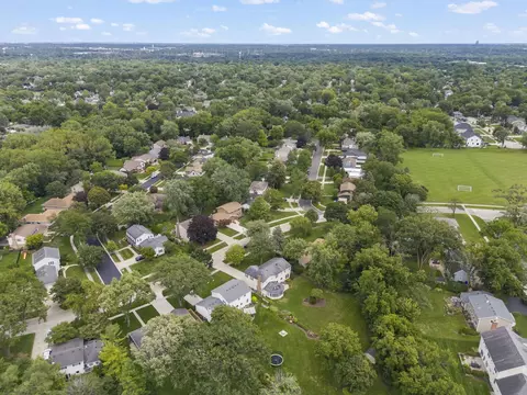 View/Area - 1840 Glencoe St, Wheaton, IL 60187 photo 4 of 5