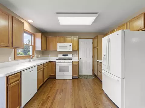 Kitchen - 129 Devonshire Dr, Dekalb, IL 60115 photo 2 of 2