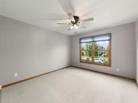 Bedroom - 129 Devonshire Dr, Dekalb, IL 60115 photo 4 of 4