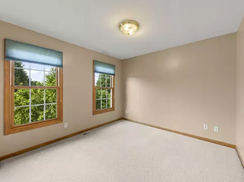 Bedroom - 129 Devonshire Dr, Dekalb, IL 60115 photo 2 of 4