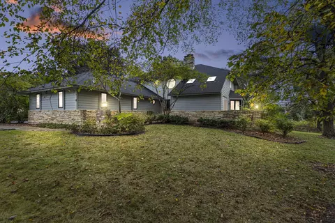 5452 N Tall Oaks Dr, Long Grove, IL 60047