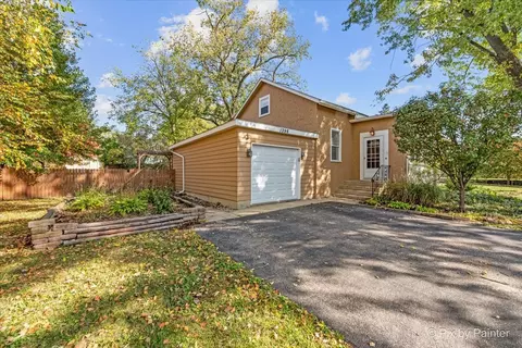 1398 Floresta Vista Ln, Crystal Lake, IL 60014