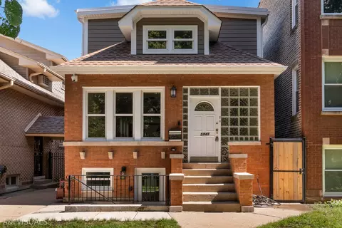 5841 N Medina Ave, Chicago, IL 60646