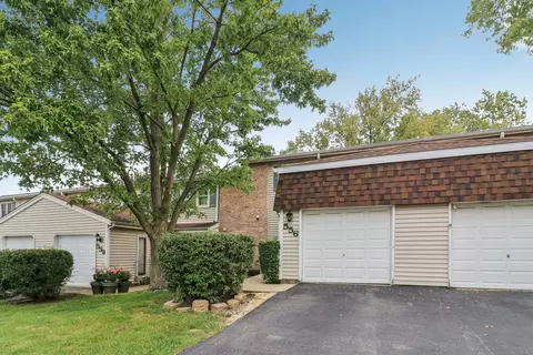 556 Leslie Ln, Bolingbrook, IL 60440