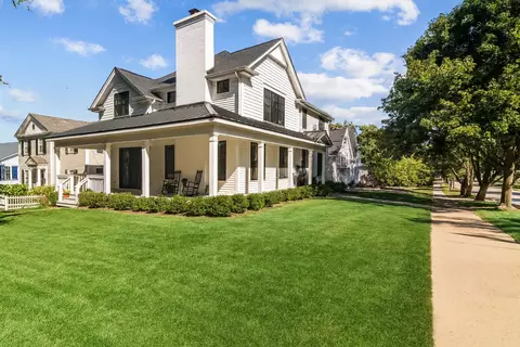 302 E Hillside Ave, Barrington, IL 60010