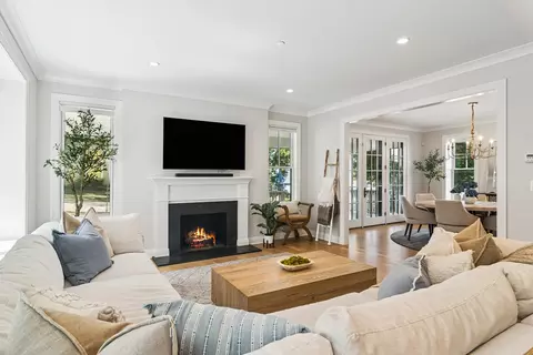 Living - 302 E Hillside Ave, Barrington, IL 60010 photo 1 of 2