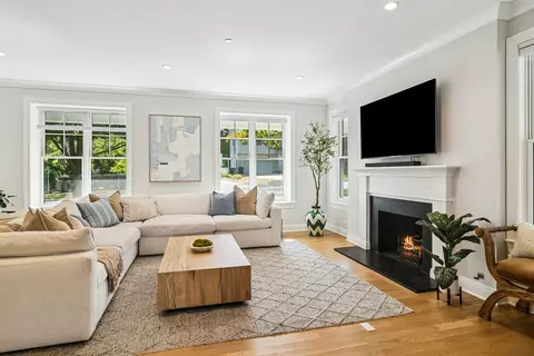 Living - 302 E Hillside Ave, Barrington, IL 60010 photo 2 of 2
