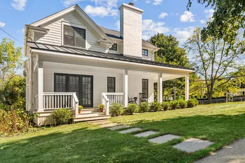 Exterior - 302 E Hillside Ave, Barrington, IL 60010 photo 6 of 9