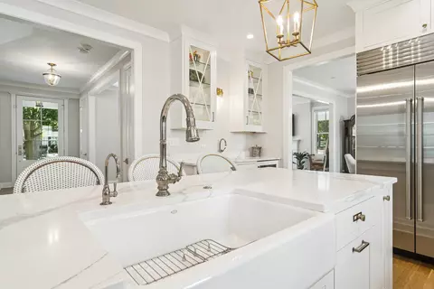 Kitchen - 302 E Hillside Ave, Barrington, IL 60010 photo 4 of 5