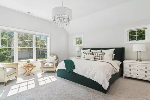 Bedroom - 302 E Hillside Ave, Barrington, IL 60010 photo 1 of 3