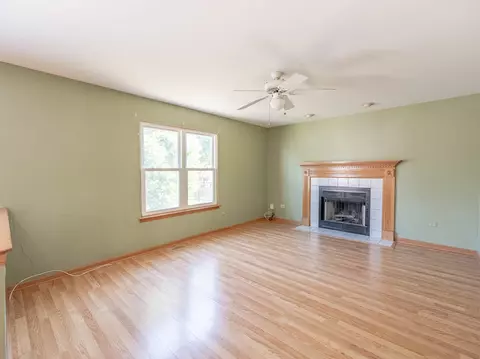 24127 Primrose Cir, Plainfield, IL 60585 photo 2