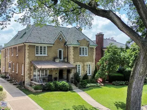 1104 Fair Oaks Ave, Oak Park, IL 60302