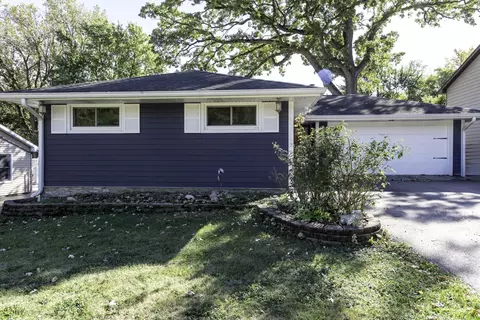 18225 W Lindenwood Dr, Grayslake, IL 60030