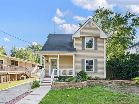 26 S 13th St, Saint Charles, IL 60174