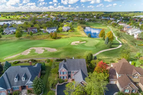 5 Eagle Ridge Dr, Hawthorn Woods, IL 60047