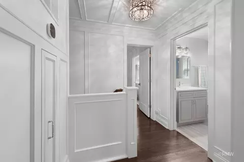 Entry Way - 430 N Maple St, Itasca, IL 60143 photo 5 of 5