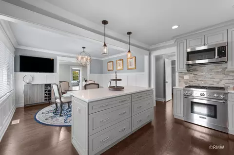 Kitchen - 430 N Maple St, Itasca, IL 60143 photo 3 of 4