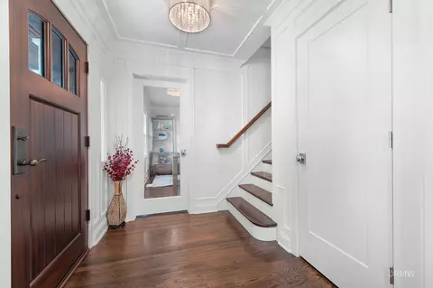 Entry Way - 430 N Maple St, Itasca, IL 60143 photo 1 of 5