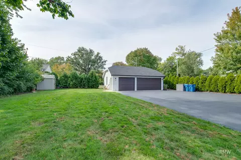 Exterior - 430 N Maple St, Itasca, IL 60143 photo 11 of 12