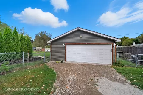 Exterior - 706 W Pheasant Trl, Mchenry, IL 60051 photo 3 of 10