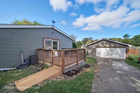 Exterior - 706 W Pheasant Trl, Mchenry, IL 60051 photo 6 of 10