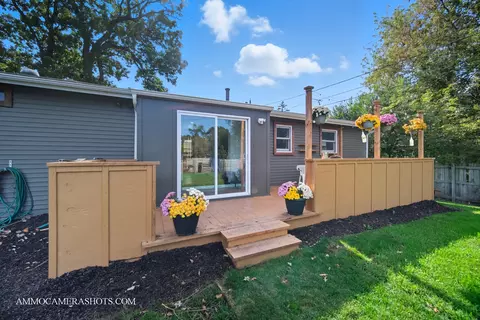 Exterior - 706 W Pheasant Trl, Mchenry, IL 60051 photo 7 of 10