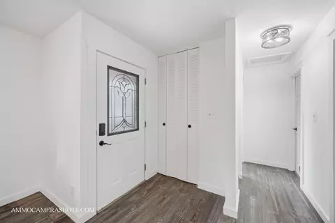 Entry Way - 706 W Pheasant Trl, Mchenry, IL 60051 photo 1 of 2