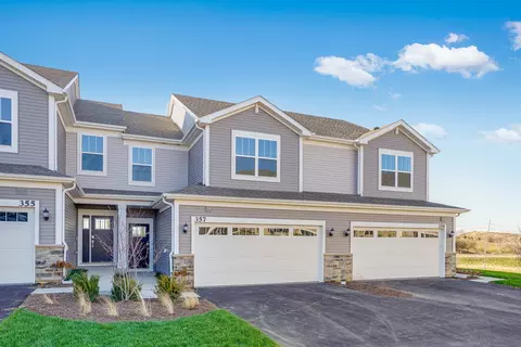 357 Red Oak Cir, Volo, IL 60020