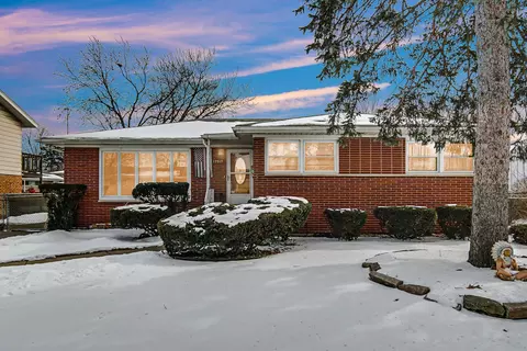 17517 Shirley Dr, Lansing, IL 60438