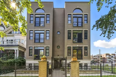 4606 N Malden St #GS, Chicago, IL 60640