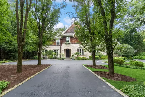 950 Woodbine Pl, Lake Forest, IL 60045