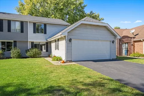 765 Clearwood Ct, Aurora, IL 60504