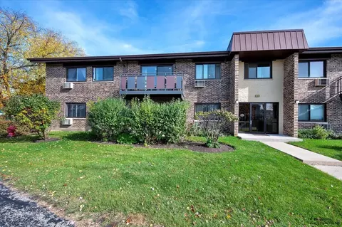 2620 N Windsor Dr #201, Arlington Heights, IL 60004