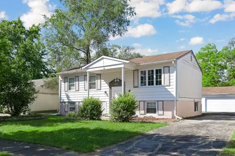 40 N Elm Ln, Glenwood, IL 60425