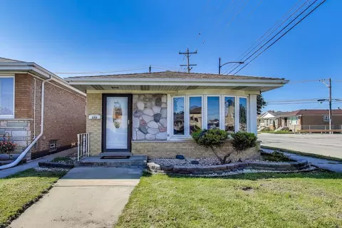 6359 W 63rd Pl, Chicago, IL 60638