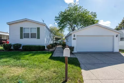 3159 Jeanette Ave, Park City, IL 60085