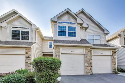 8315 Sierra Woods Ln, Carpentersville, IL 60110