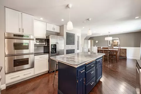Kitchen - 1223 Ridgeway Dr, Elgin, IL 60123 photo 4 of 5