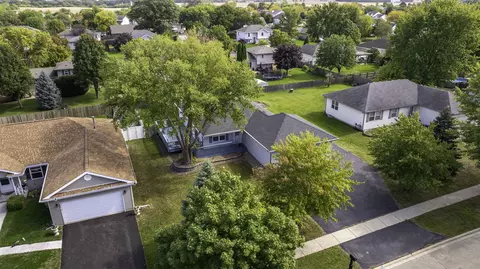 894 Meadowbrook Rd, Elwood, IL 60421