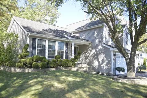1644 Stockton Ln, Crystal Lake, IL 60014