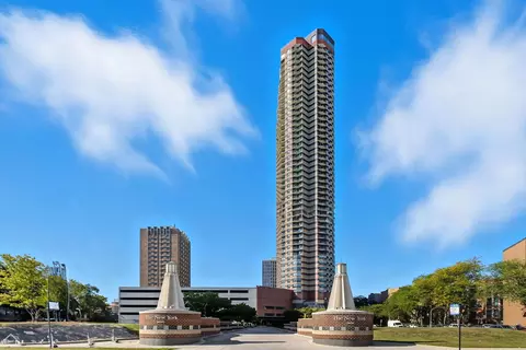 3660 N Lake Shore Dr #4208, Chicago, IL 60613