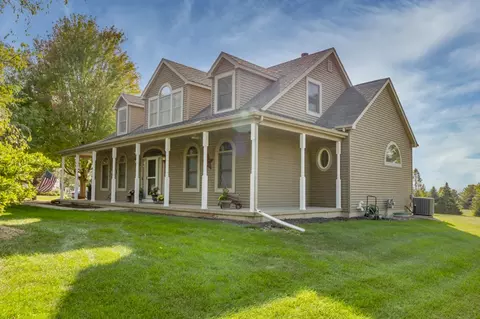 33605 E Pine Cir, Genoa, IL 60135