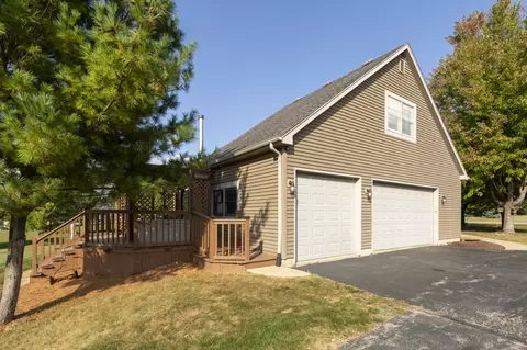 Exterior - 33605 E Pine Cir, Genoa, IL 60135 photo 5 of 5