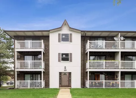 157 Gregory St #2, Aurora, IL 60504