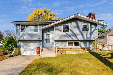 1914 Capital Ct, Schaumburg, IL 60193